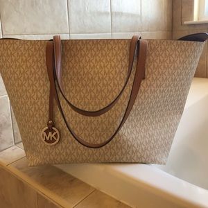 Michael Kors tote